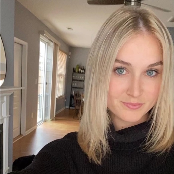 Meet your Posher, Shelby - Picture 1 of 1